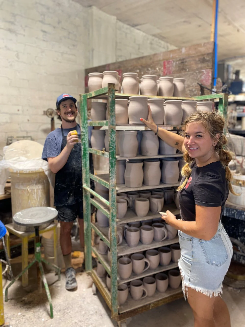 Busy Bee Utensil Jar - Image 4