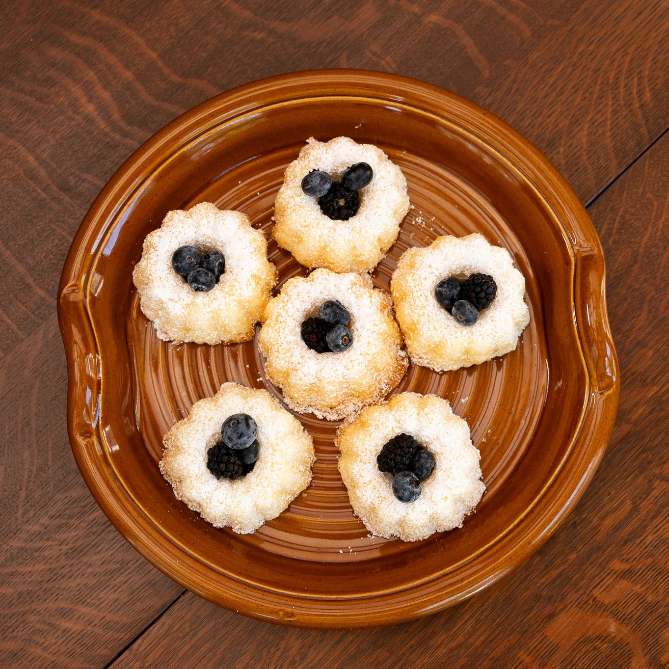 Cinnamon Glaze Ceramic Handled Serving Platter - Image 3