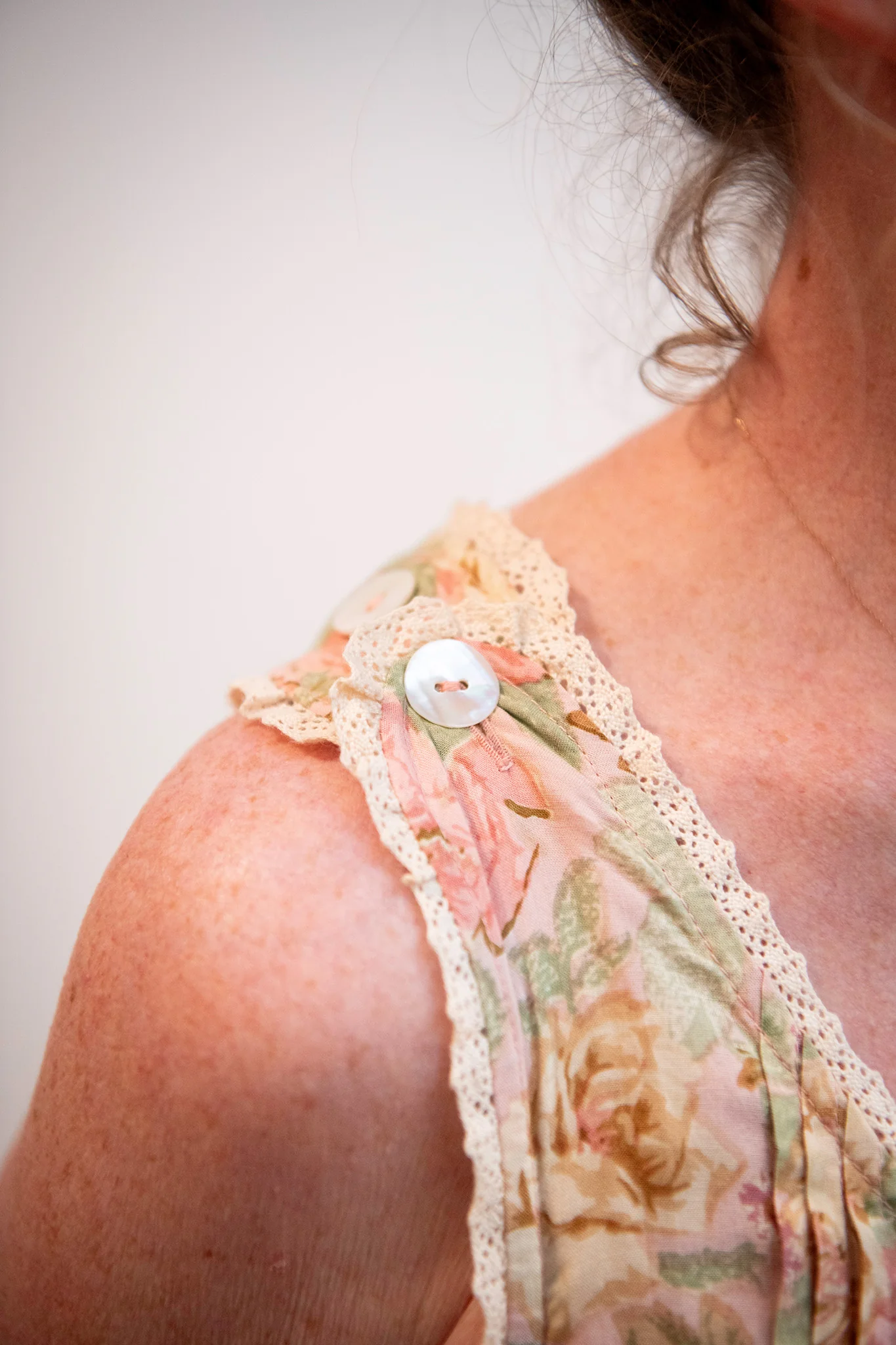 Cottage Floral Camaloon - Image 4