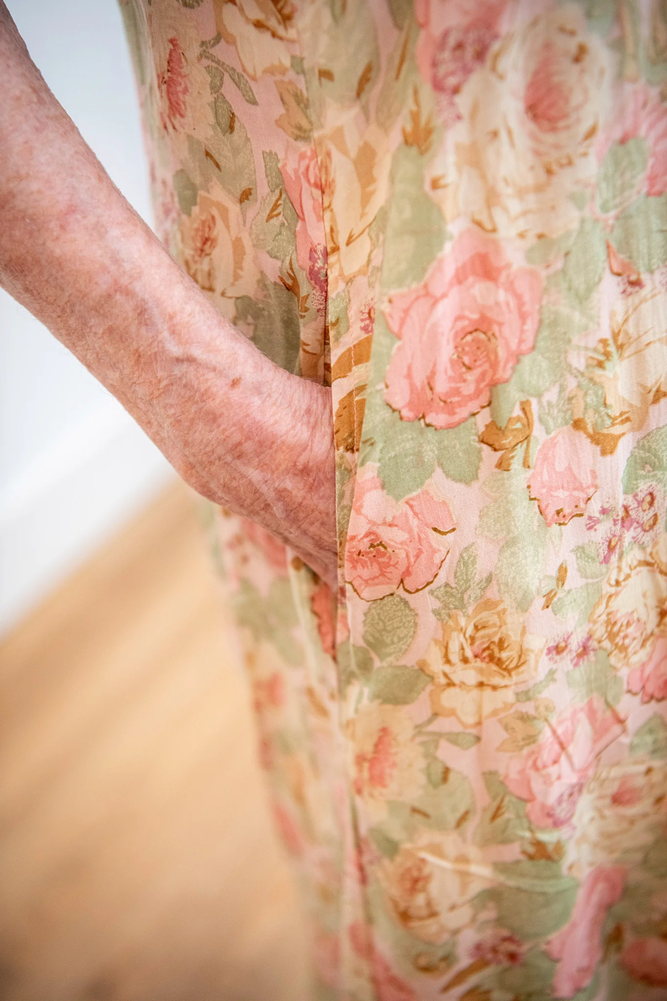 Cottage Floral Camaloon - Image 6