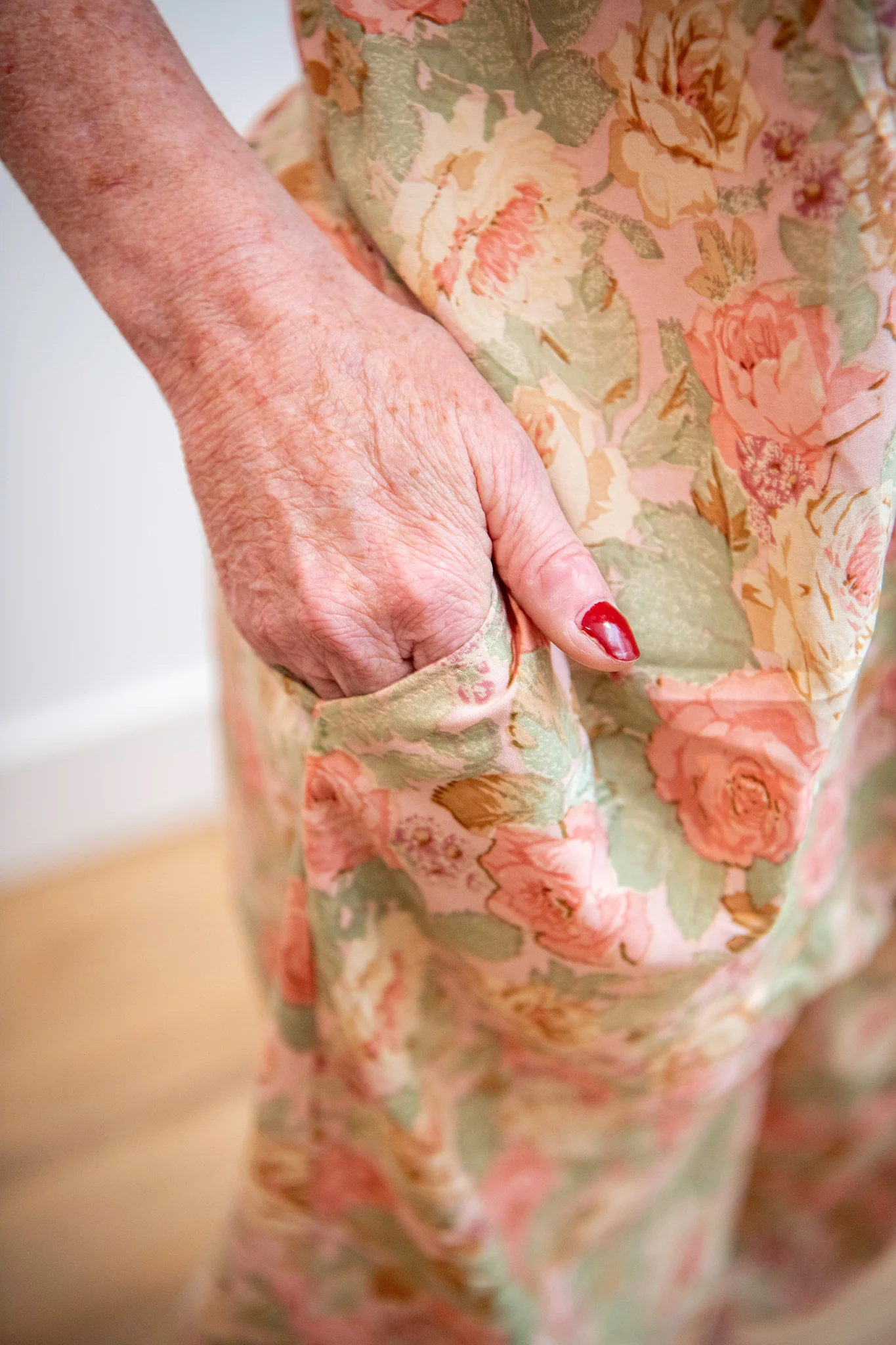 Cottage Floral Camaloon - Image 7