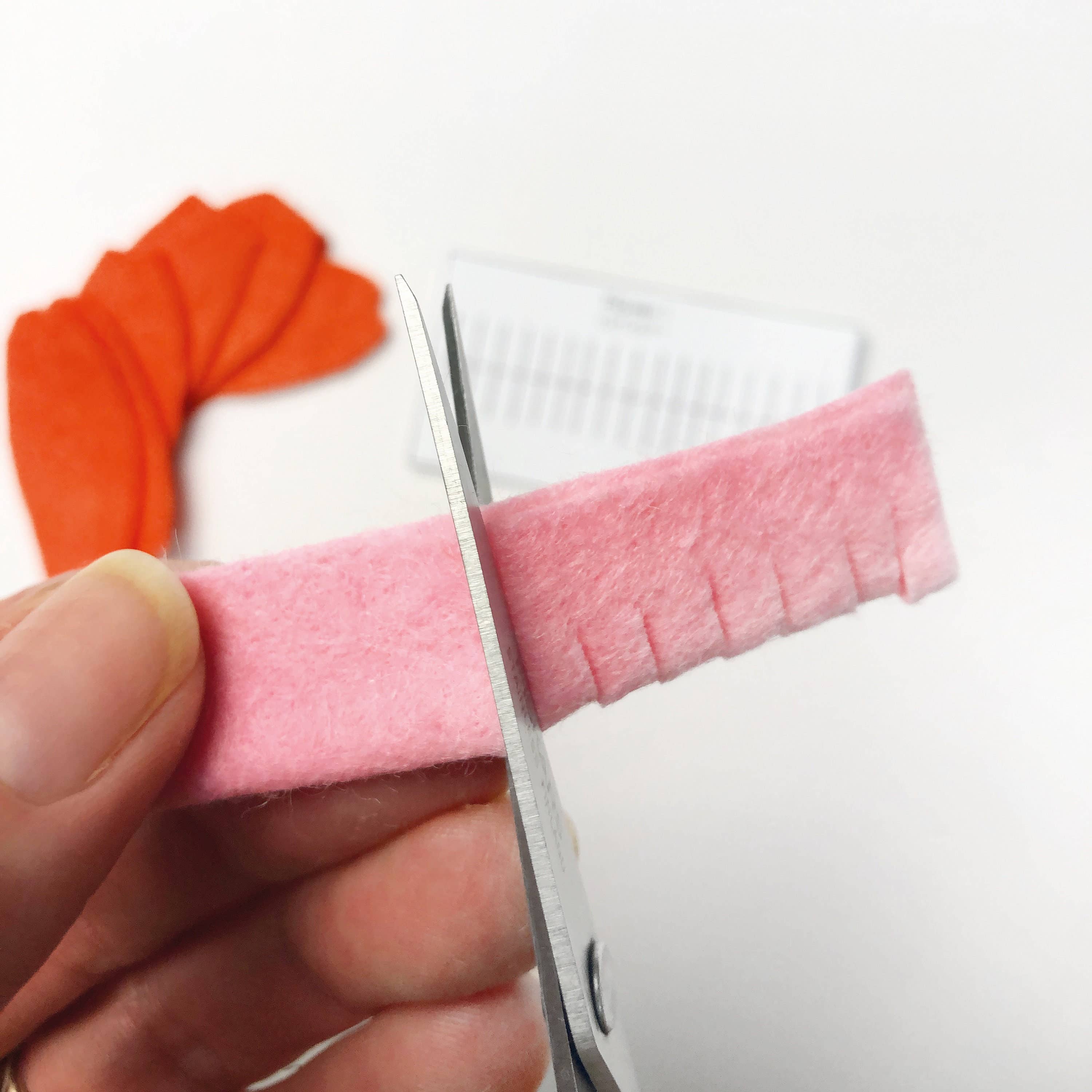 Felt Flower & Macrame Kit in Spring Wreath - Image 5