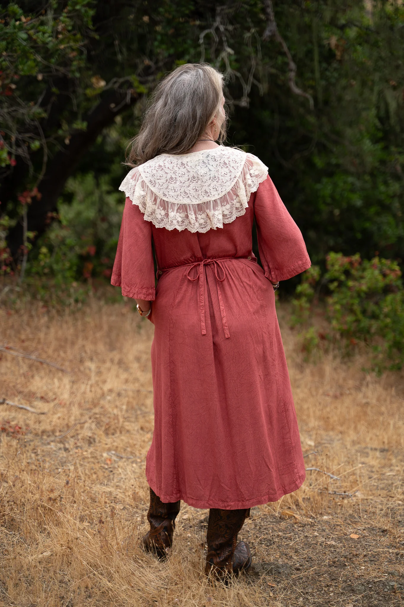 French Lace Collar in Ecru - Image 4