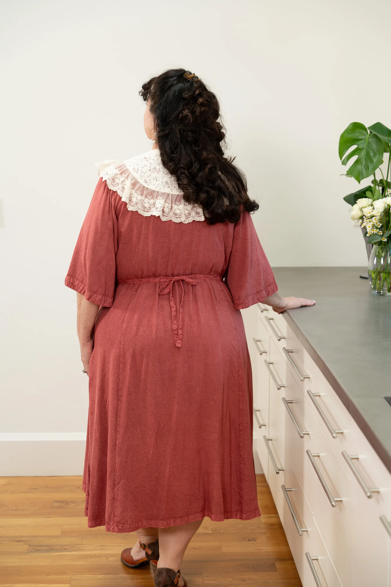 French Lace Collar in Ecru - Image 6