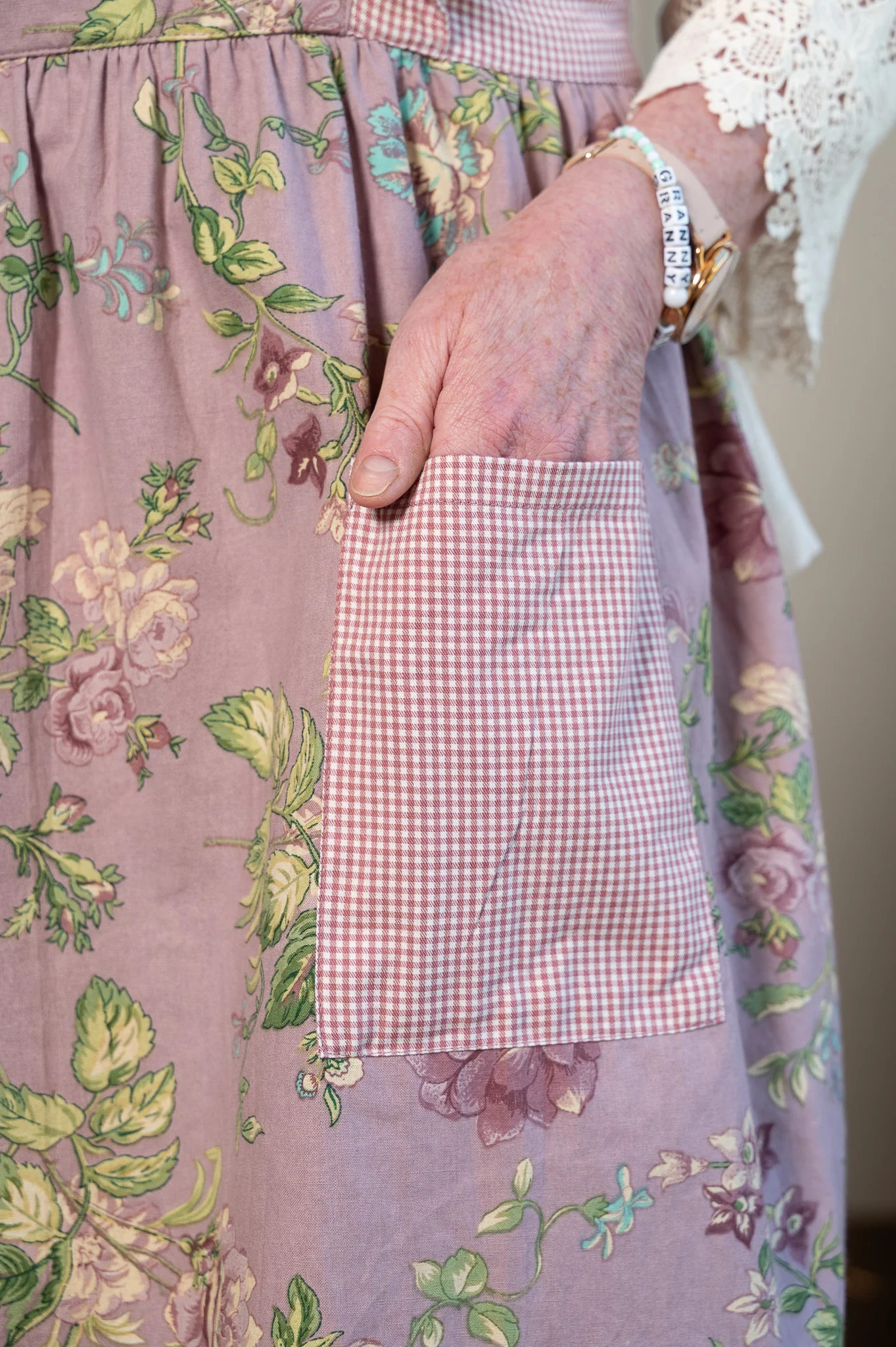 Miline Ruffle Prairie Apron - Image 3