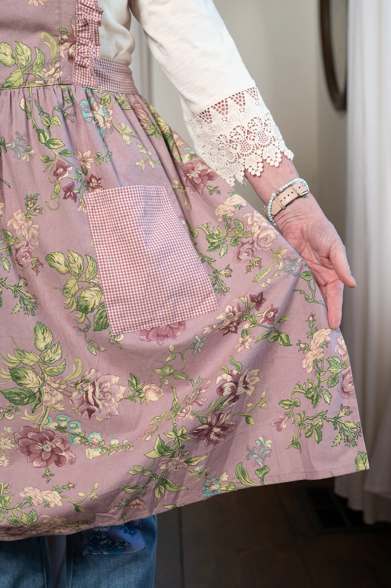 Miline Ruffle Prairie Apron - Image 4