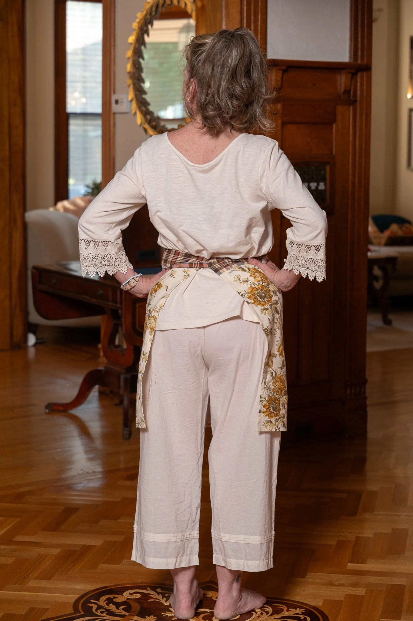 Musical Floral Gathering Apron - Image 4