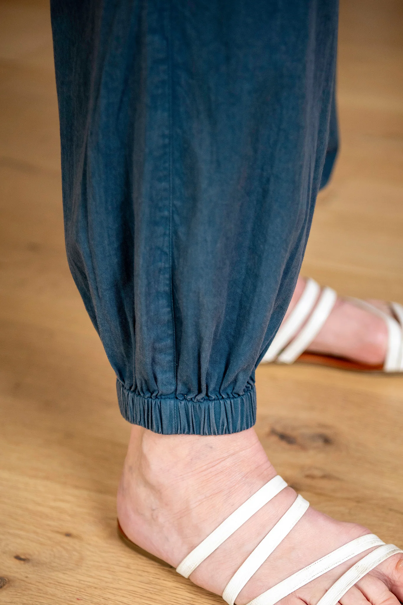 Oleson Embroidered Jogger in Navy - Image 6