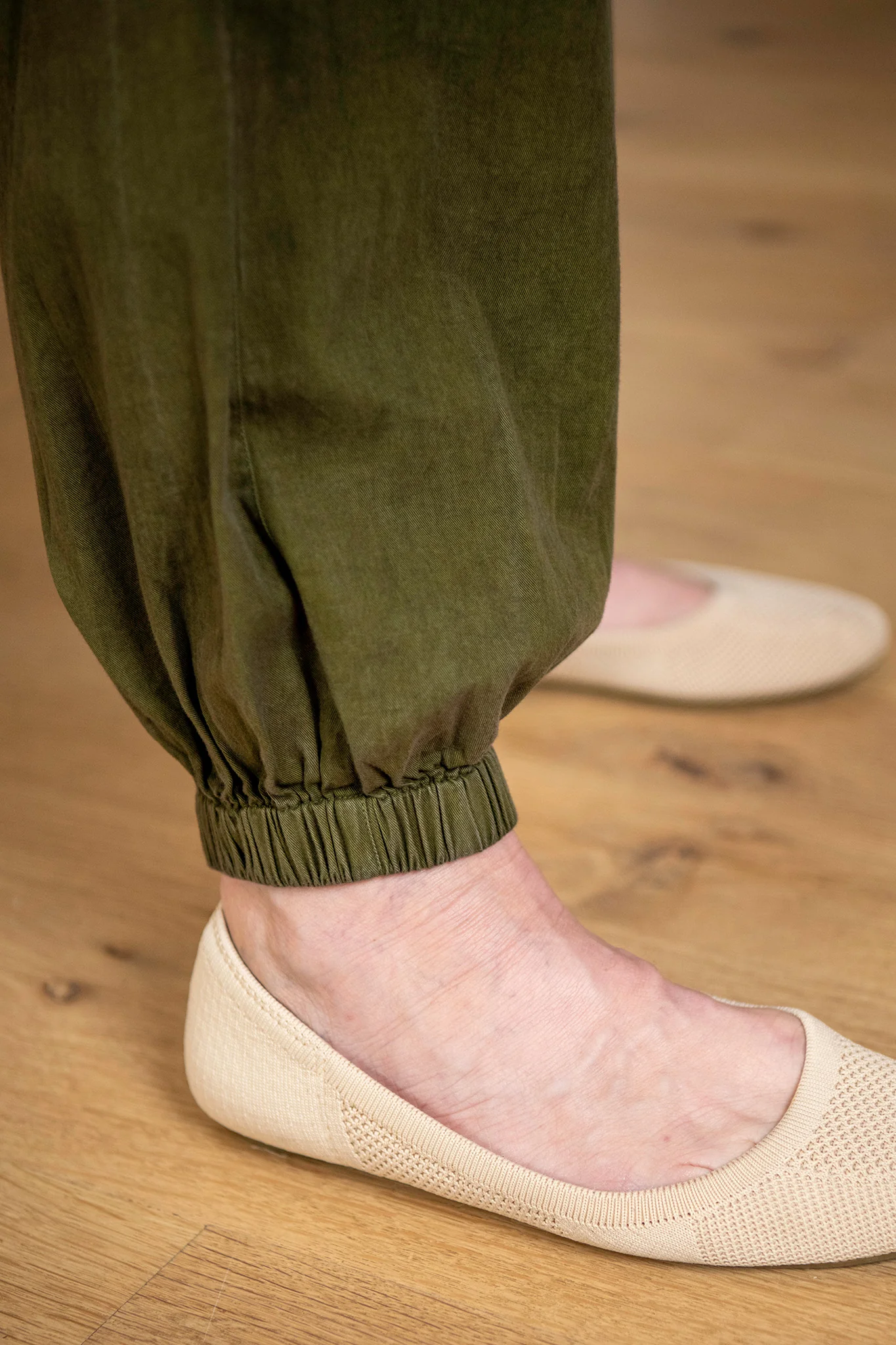 Oleson Embroidered Jogger in Olive - Image 6