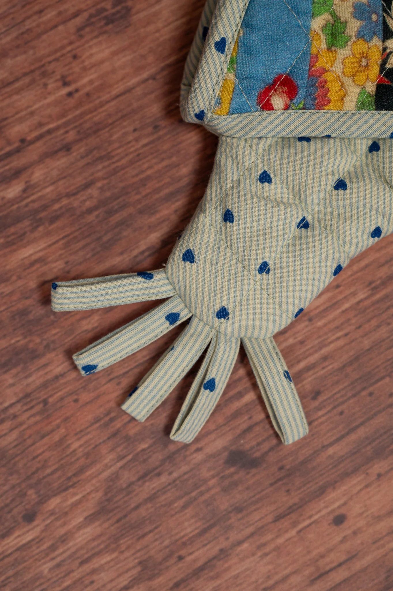 Patch Parade Happy Hen Mini Mitt - Image 3