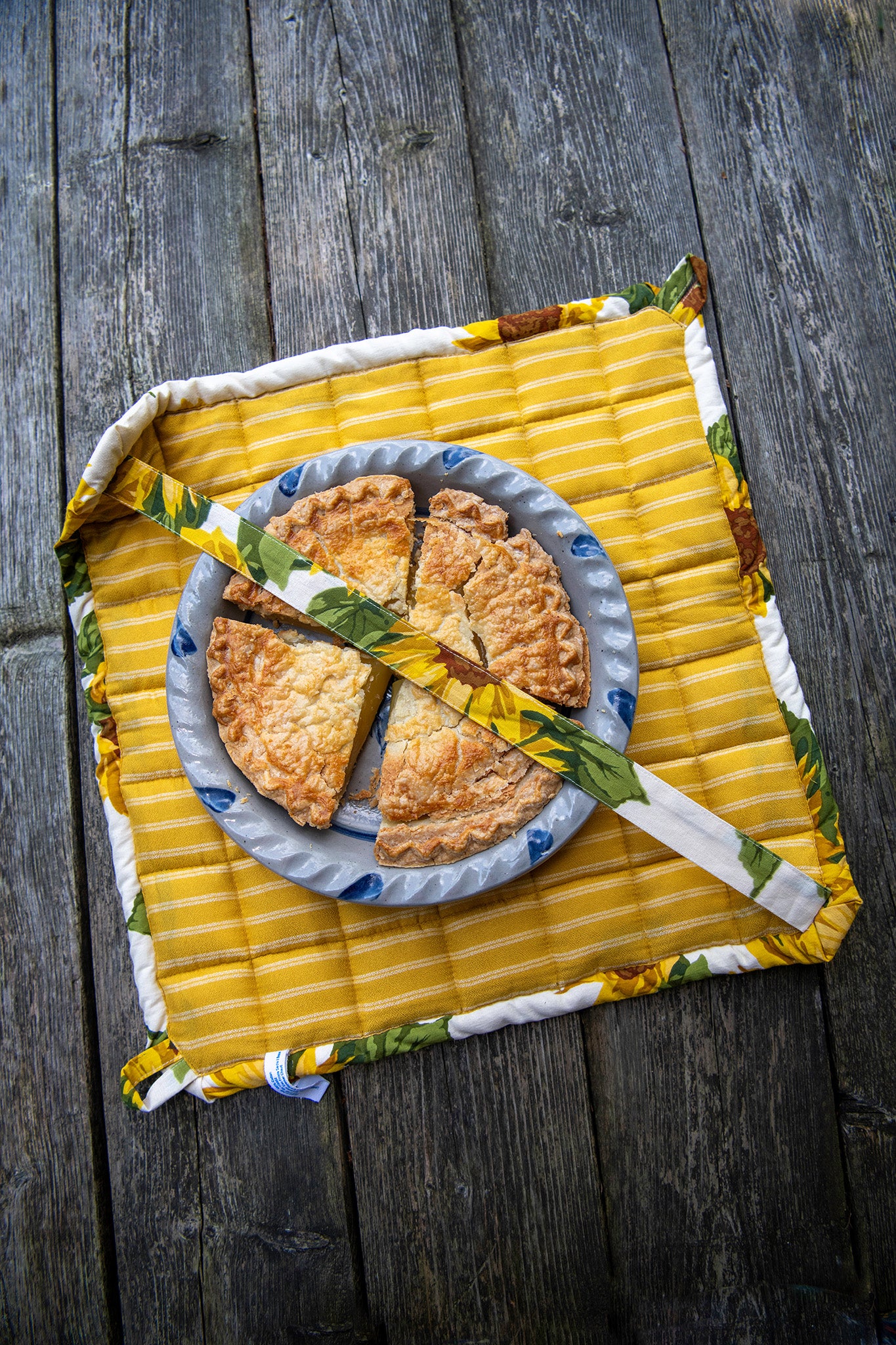 Sunflower Easy-As-Pie Carrier in Ivory - Image 4