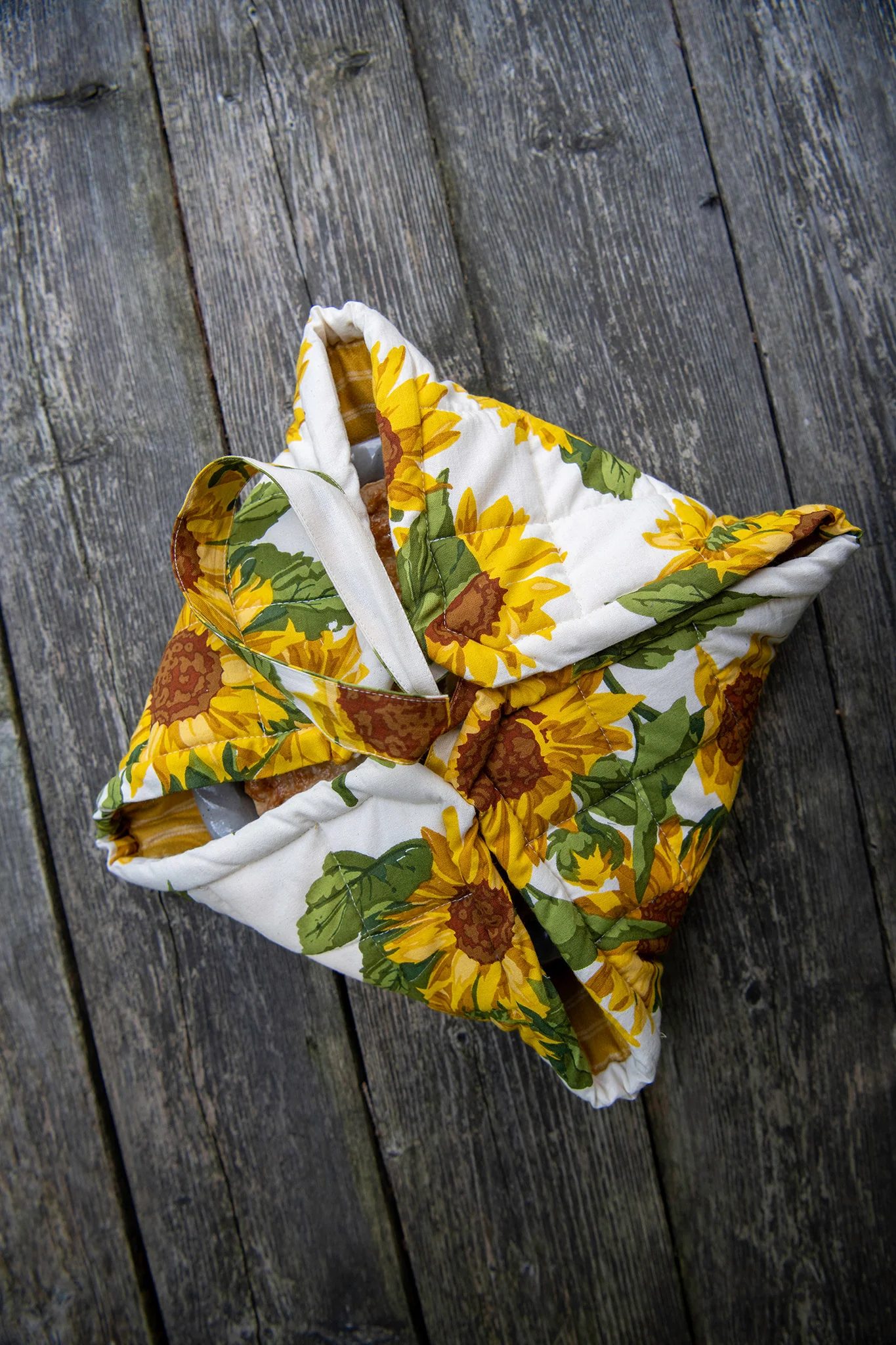 Sunflower Easy-As-Pie Carrier in Ivory - Image 7