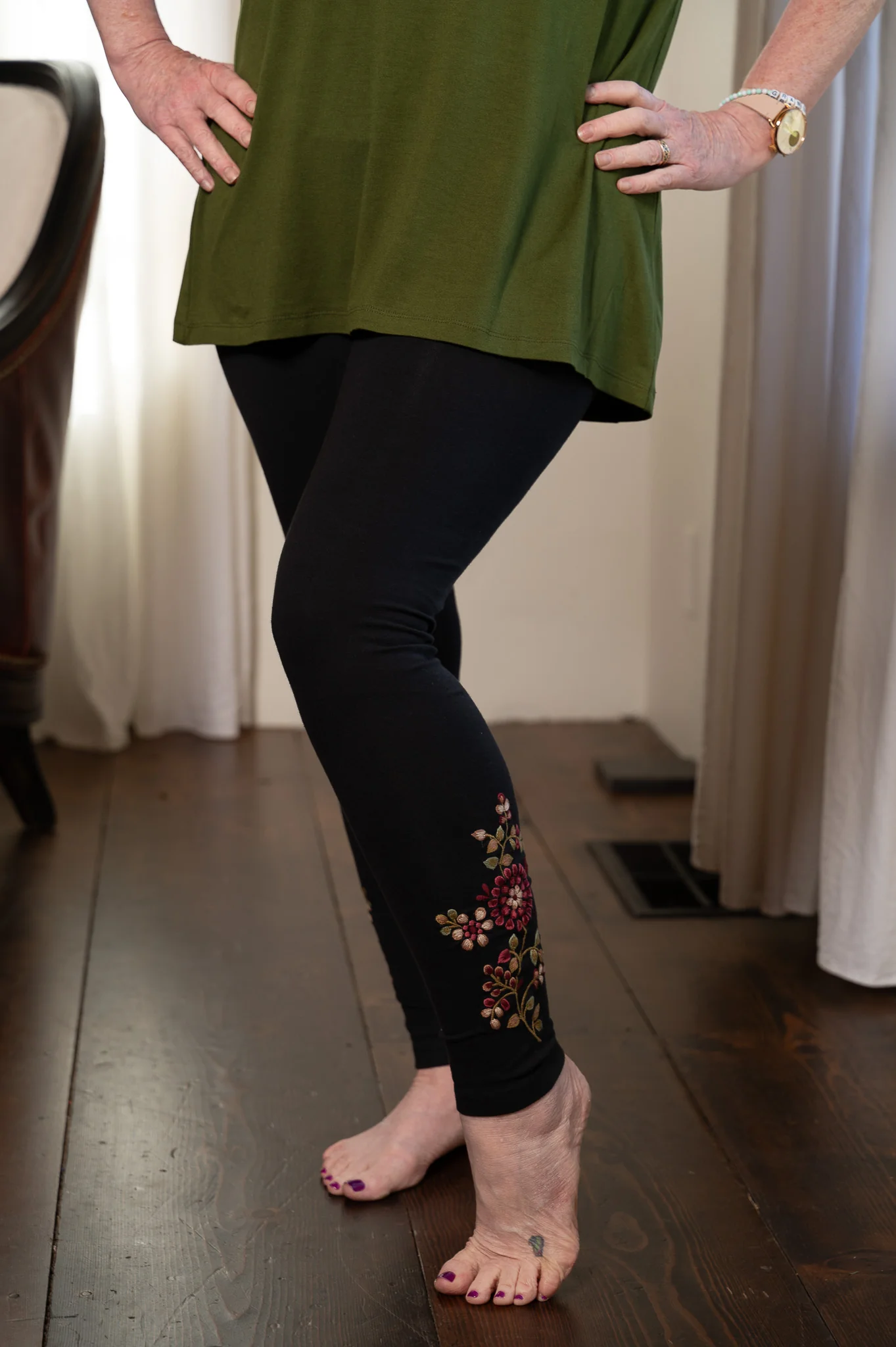 Tapestry Legging in Black - Image 4