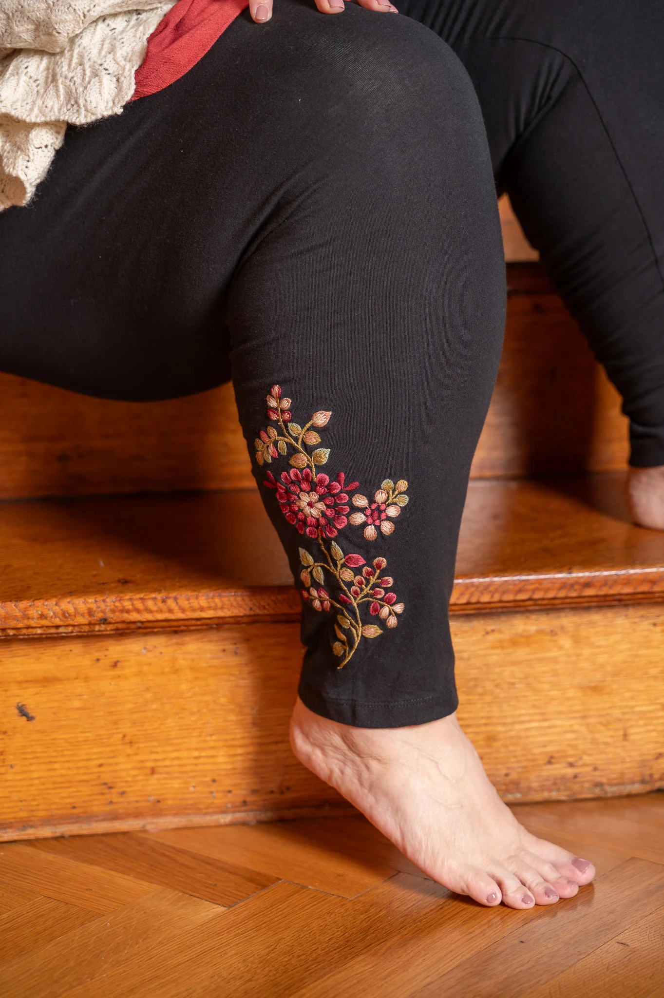 Tapestry Legging in Black - Image 6