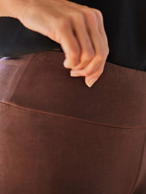 Tapestry Legging in Dark Brown - Image 3